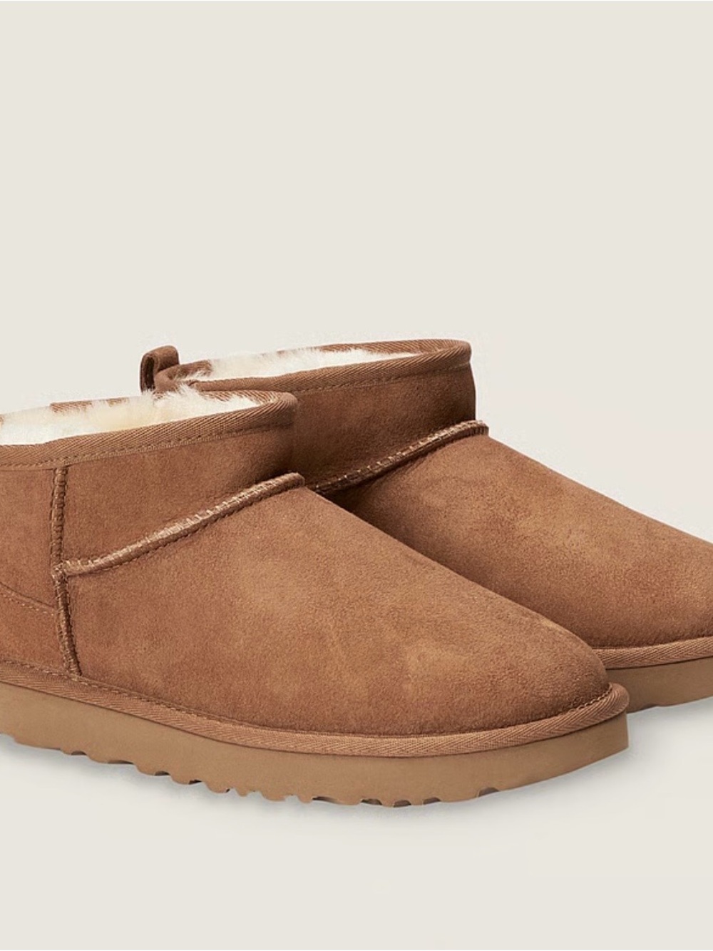 UGG®
CLASSIC ULTRA MINI BOOTS